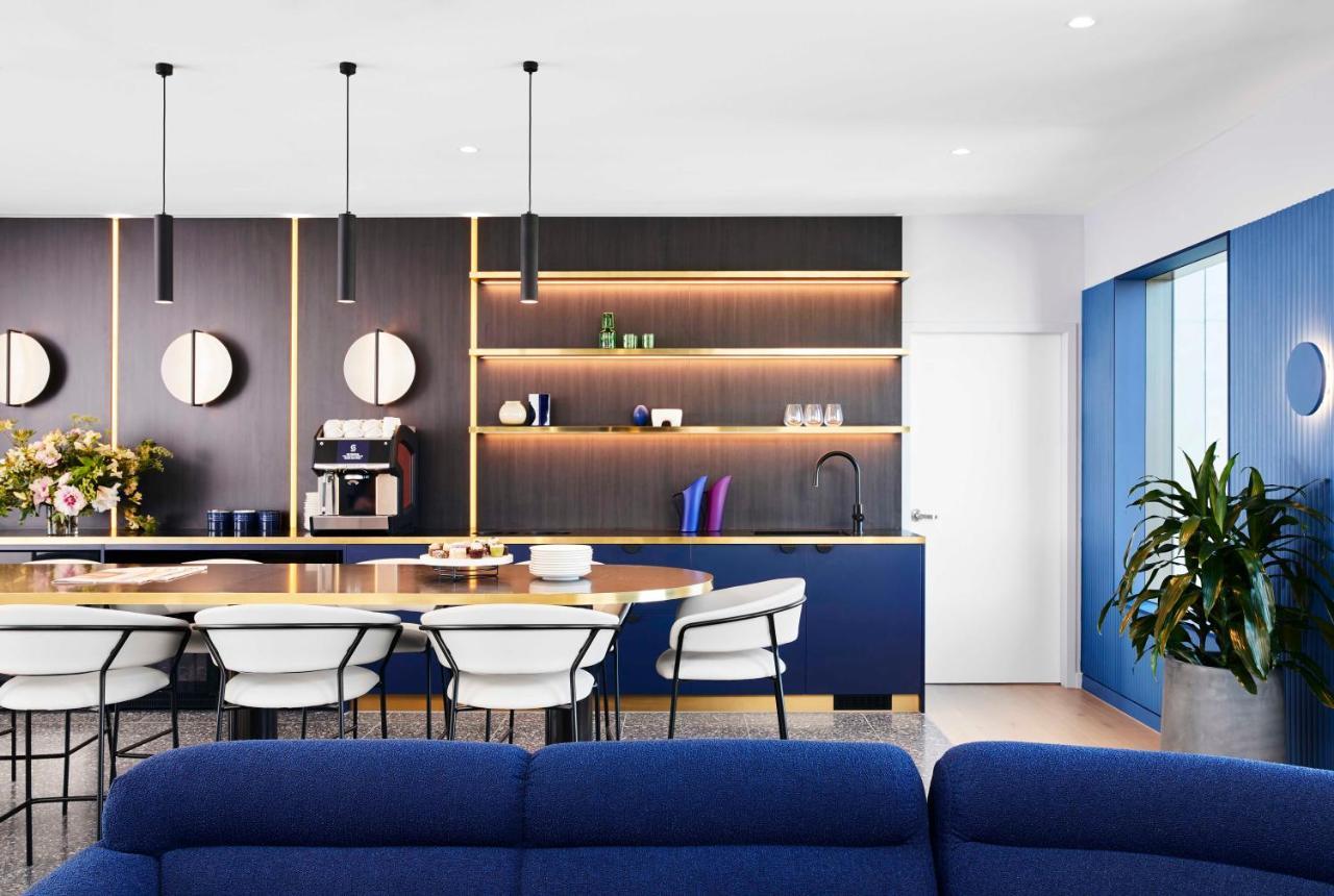 Отель Scape Living At Franklin Мельбурн Экстерьер фото