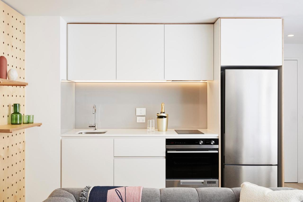 Отель Scape Living At Franklin Мельбурн Экстерьер фото